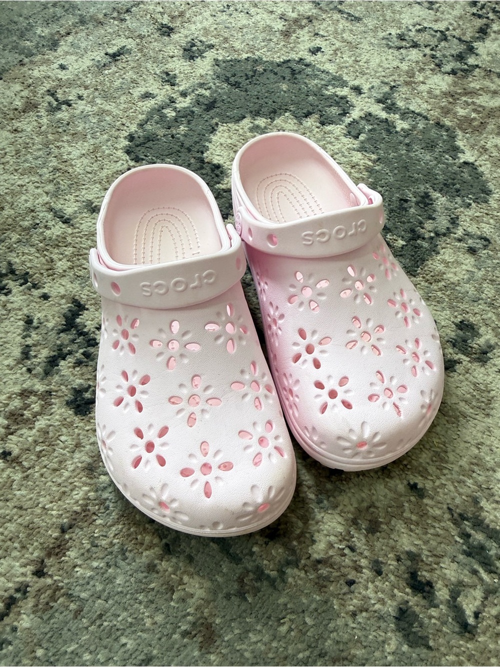 CROCS women's  Light Pink Floral-Perforated Clog